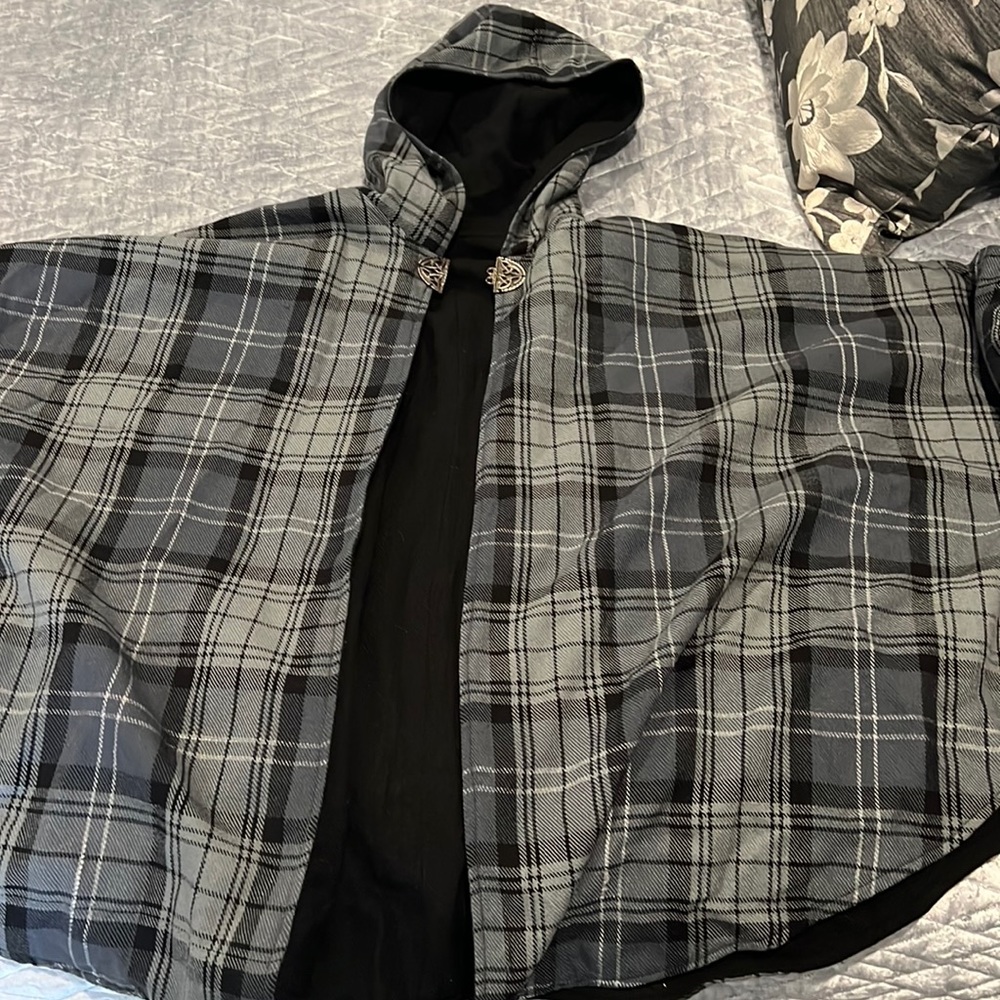 Lined tartan cape with clasp & hood